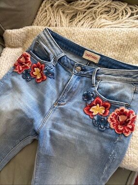 DRIFTWOOD  Colette Skinny Jeans with Red & Yellow Floral Embroidery Size 28